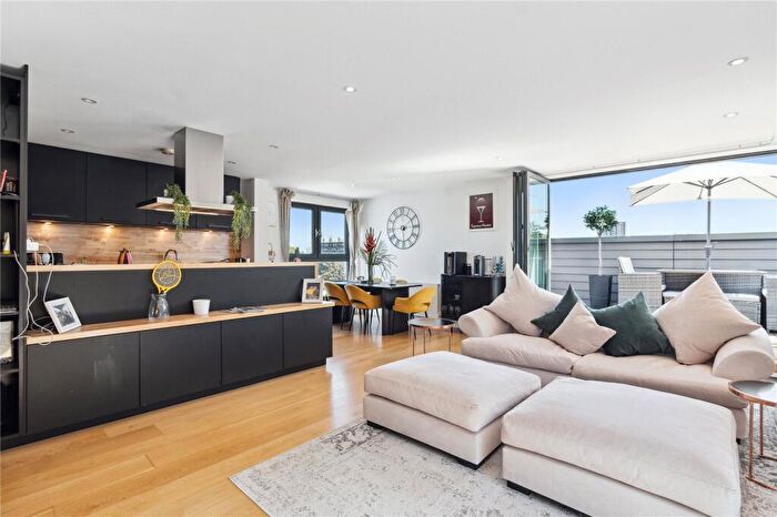2 Bedroom Flat To Rent In Ecclesbourne Road, Islington, N1