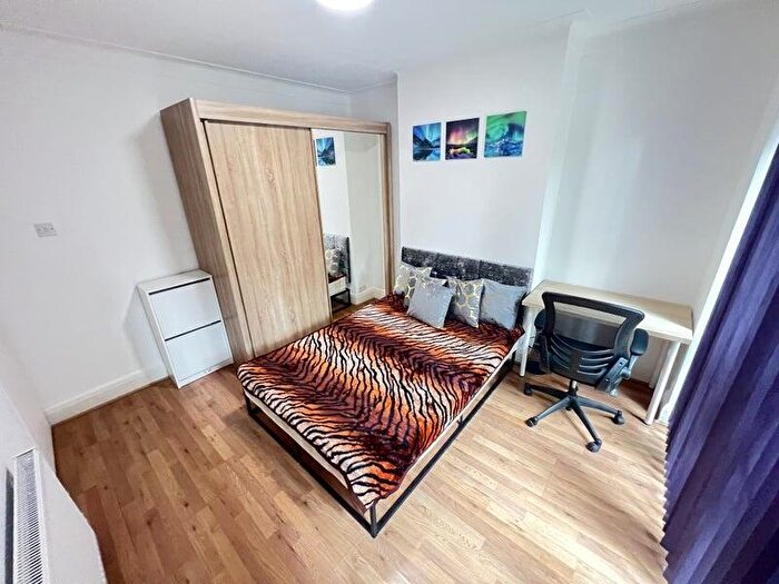 1 Bedroom House To Rent In Watford Way, London, NW4