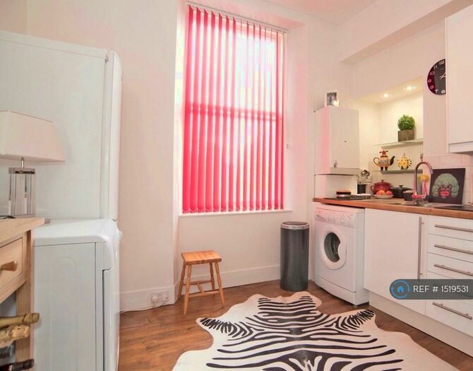 2 Bedroom Flat To Rent In Albyn Grove, Aberdeen, AB10