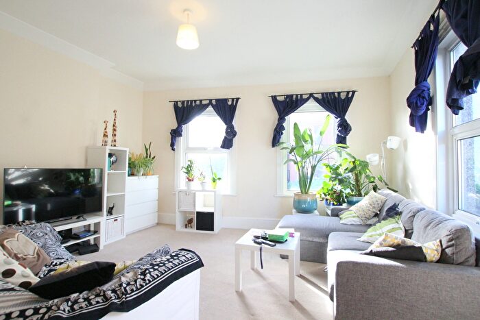 1 Bedroom Flat To Rent In Merton Road, Wimbledon, SW19