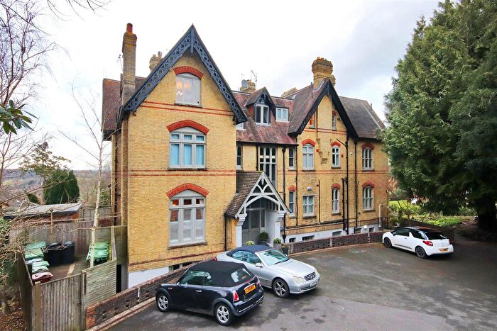 3 Bedroom Flat For Sale In Broadwater Down, Tunbridge Wells, TN2