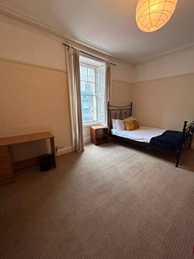 4 Bedroom Flat To Rent In Montrose Terrace, Edinburgh, EH7