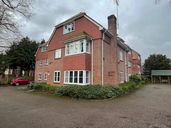 1 Bedroom Flat To Rent In Bassett Green Road, Southampton, SO16