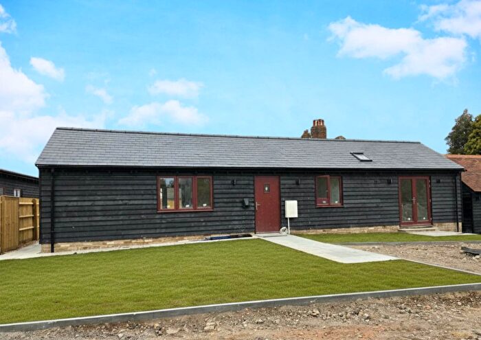 2 Bedroom Barn Conversion For Sale In The Rye, Eaton Bray, LU6