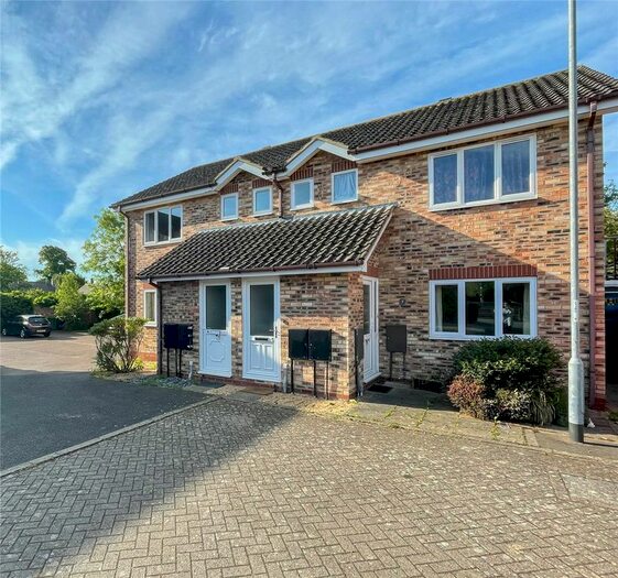 1 Bedroom Flat To Rent In Harding Close, Waterbeach, Cambridge, CB25