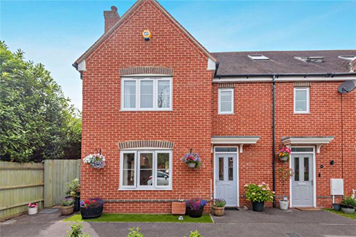 3 Bedroom Semi Detached House For Sale In Capability Way, Greenham, Thatcham, Berkshire, RG19