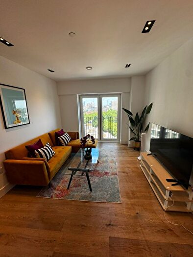 1 Bedroom Flat To Rent In Keybridge Tower, Exchange Gardens, London, SW8