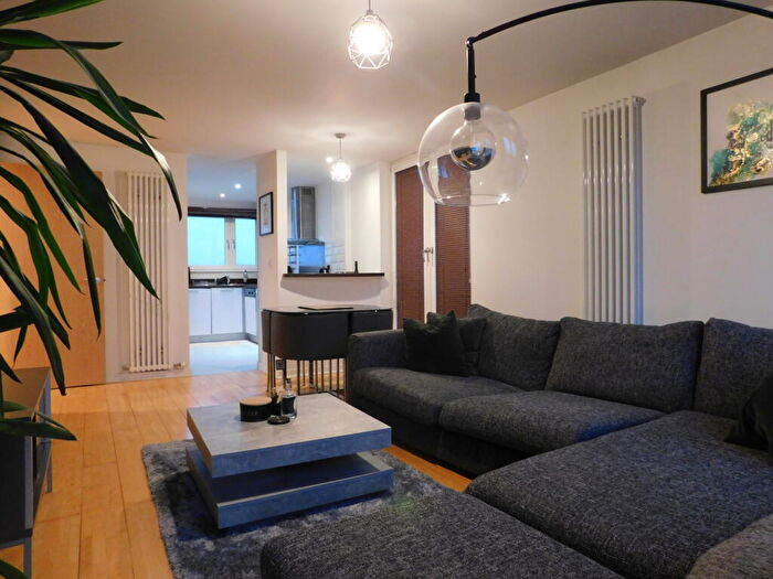 2 Bedroom Flat To Rent In , East Pilton Farm Crescent, Edinburgh, EH5