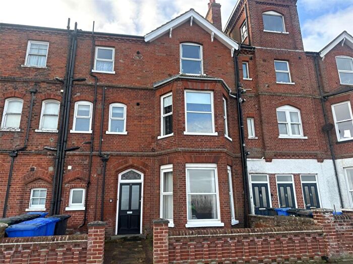 1 Bedroom Flat To Rent In North Parade, Lowestoft, Suffolk, NR32
