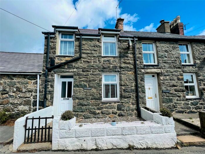 3 Bedroom End Of Terrace House For Sale In Chwilog, Pwllheli, Chwilog, Pwllheli, LL53