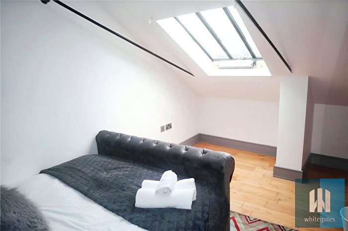 2 Bedroom Flat To Rent In Britannia Buildings, St Peters Street, Huddersfield, HD1