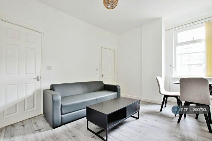 4 Bedroom Terraced House To Rent In Crondall Street, Manchester, M14