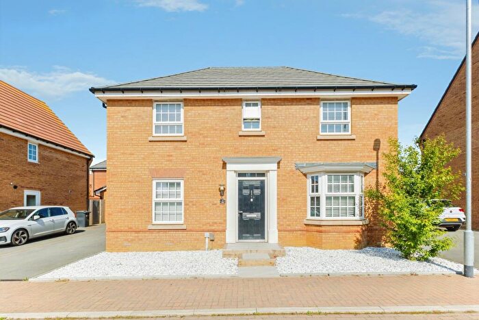 4 Bedroom Detached House For Sale In Monteyne Close, Northampton, NN6