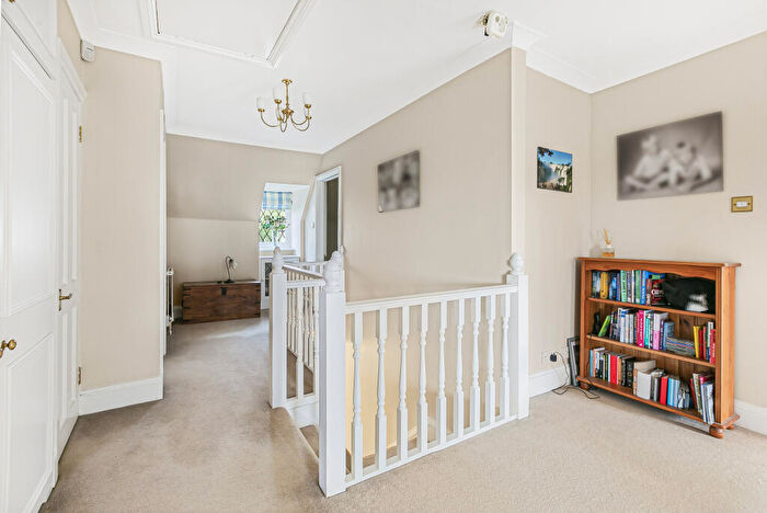 4 Bedroom Detached House For Sale In The Grove, Brookmans Park, AL9
