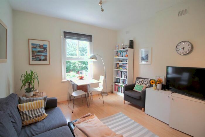 1 Bedroom Flat To Rent In Leigham Vale, London, SW16