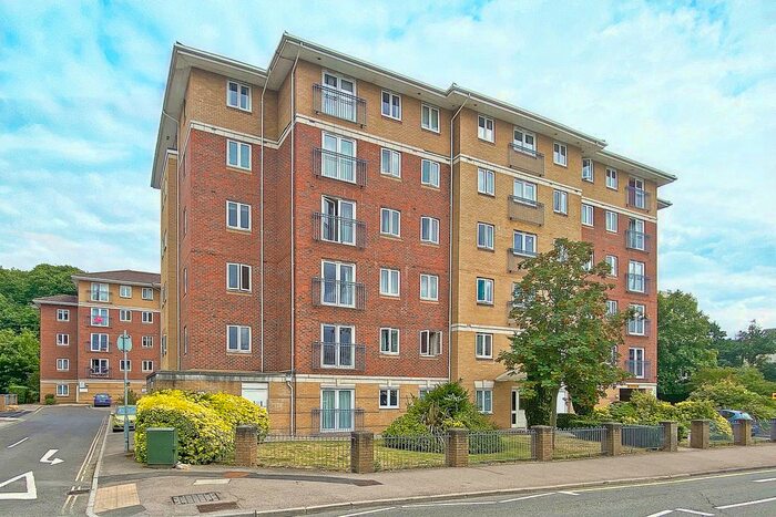 2 Bedroom Flat To Rent In Farnborough Road, Farnborough, GU14