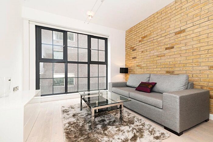 2 Bedroom Apartment To Rent In Plumbers Row, Aldgate, London, E1