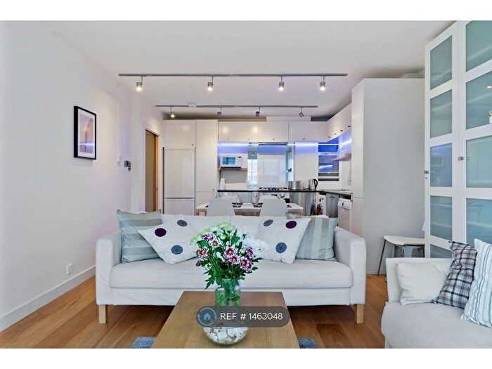 2 Bedroom Flat To Rent In Foundling Court, Russel Square London, WC1N