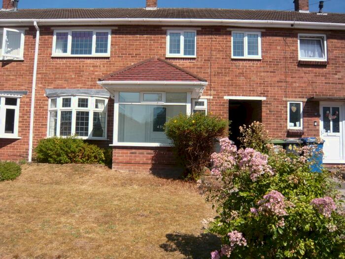 3 Bedroom Town House To Rent In Laburnum Avenue, Gillway, Tamworth, Staffordshire, B79