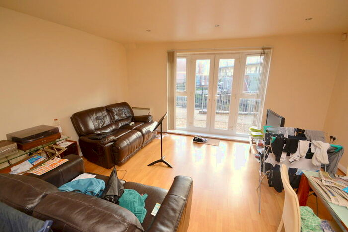 2 Bedroom Flat To Rent In St Lawrence Street, Hulme, Manchester, M15