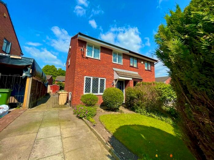 3 Bedroom Semi-Detached House To Rent In Sharnford Close, The Haulgh, Bolton, BL2