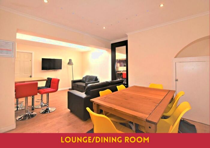 5 Bedroom Semi-Detached House To Rent In Bed Student Home - Old Park Avenue, CT1