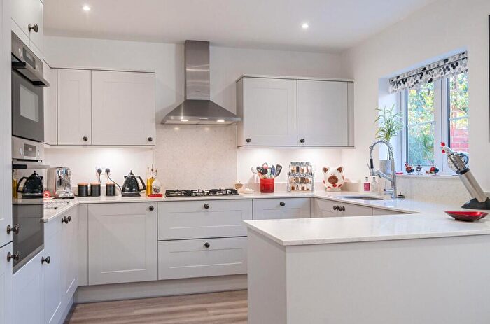 4 Bedroom Detached House For Sale In Goshawk Drive, Chichester, PO20