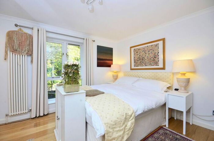 2 Bedroom Flat To Rent In Fitzjohns Avenue, Hampstead, London, NW3