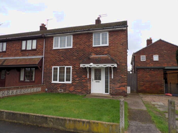 3 Bedroom Terraced House To Rent In York Road, Dunscroft, Doncaster, DN7