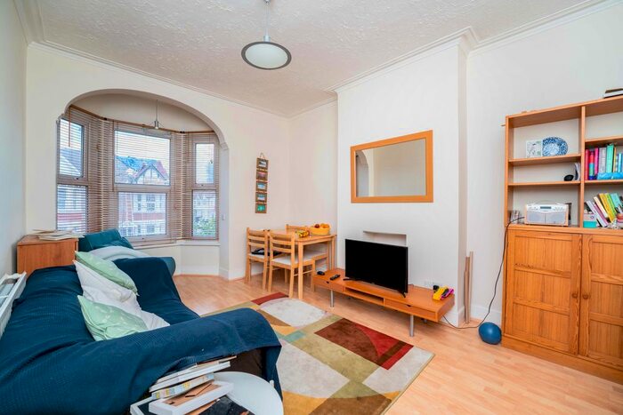 1 Bedroom Flat To Rent In Northcroft Road, London, W13