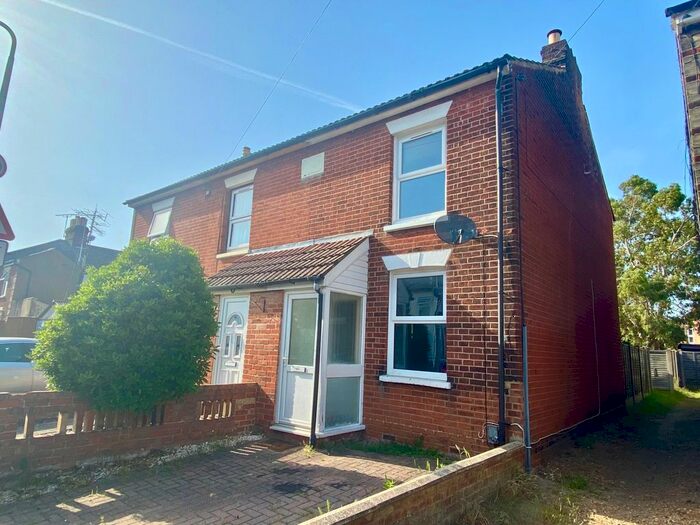 3 Bedroom Semi-Detached House To Rent In Rosehill Road, Ipswich, IP3