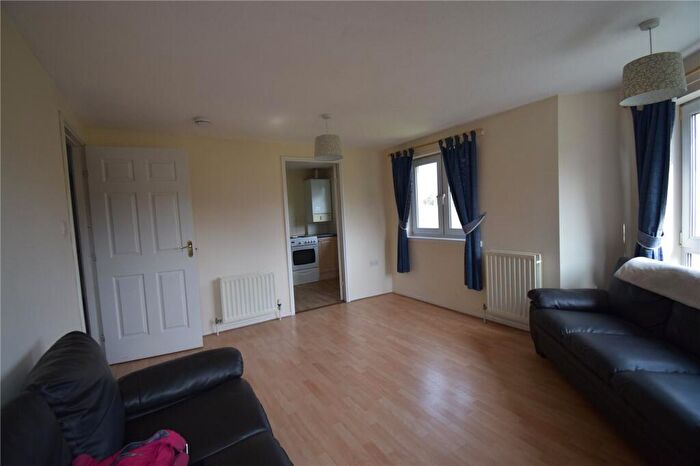 2 Bedroom Flat To Rent In Clovenstone Gardens, Edinburgh, EH14