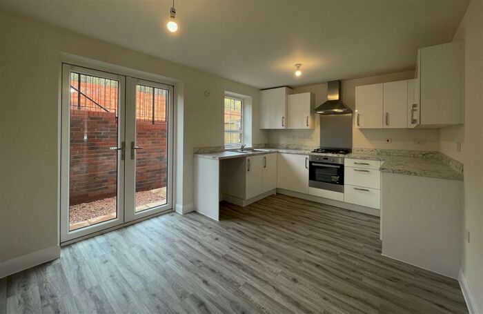 3 Bedroom House To Rent In Finch Close, Alphington, Exeter, EX2