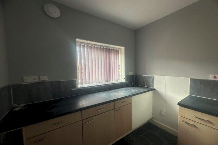 1 Bedroom Flat To Rent In Florence Street, Burnley, BB11