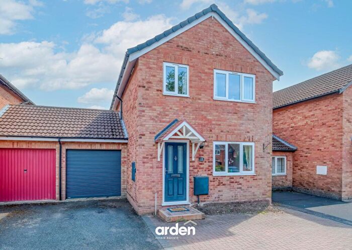 3 Bedroom Detached House For Sale In The Paddock, Stoke Heath, B60