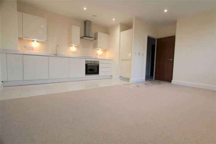 1 Bedroom Flat To Rent In Marsh Road, Pinner, Greater London, HA5