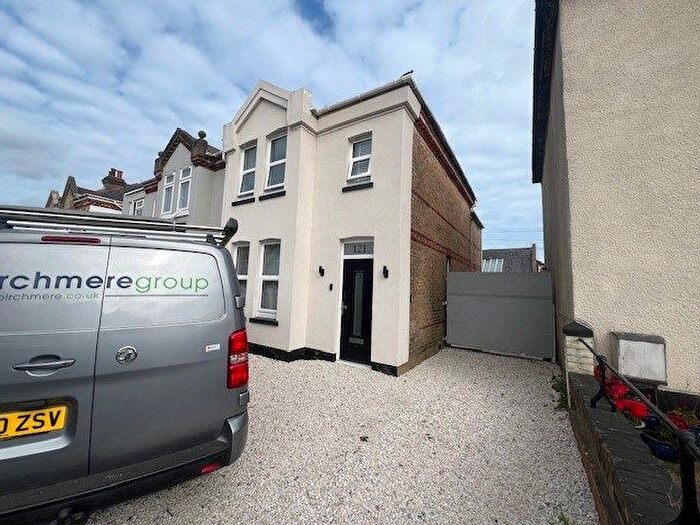 3 Bedroom Detached House To Rent In Parkwood Road, Bournemouth, BH5