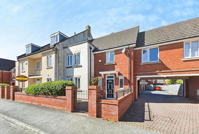 4 Bedroom Terraced House For Sale In Berrywood Drive, Northampton, Northamptonshire, NN5