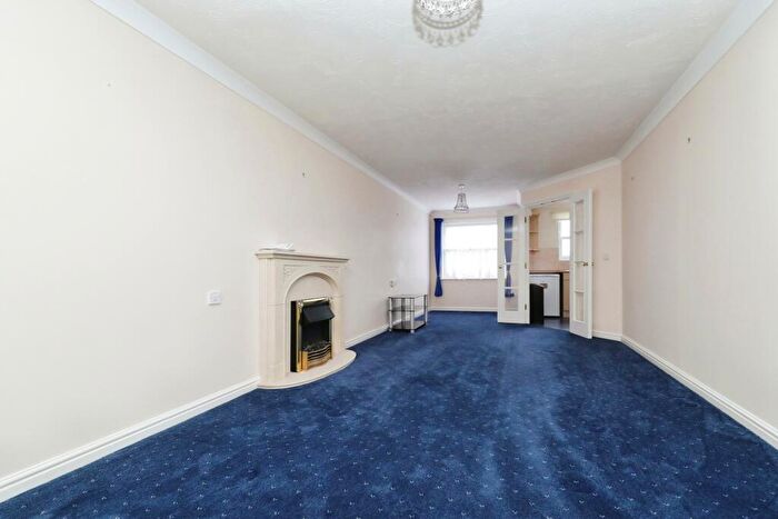 2 Bedroom Apartment For Sale In Imperial Court, Clacton-on-Sea, CO15