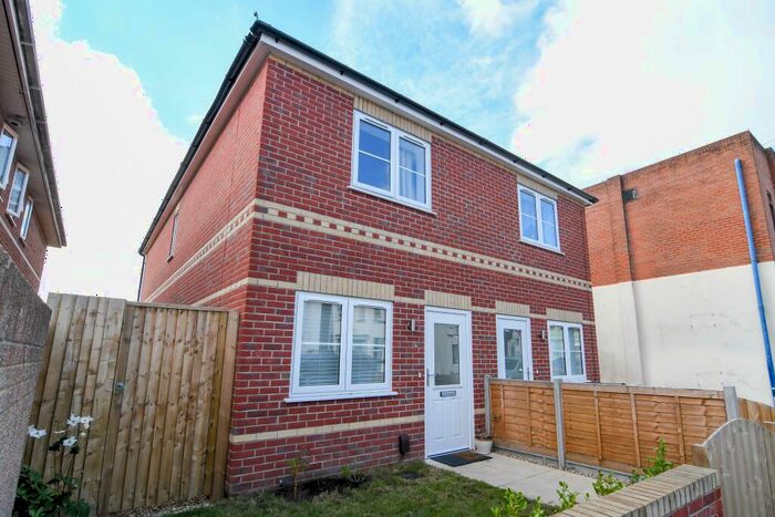 3 Bedroom Semi-Detached House To Rent In Calvin Road, Bournemouth, BH9