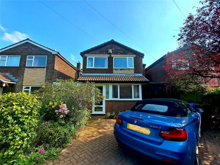 3 Bedroom Link Detached House To Rent In Hollin Crescent, Friezland, Saddleworth, OL3