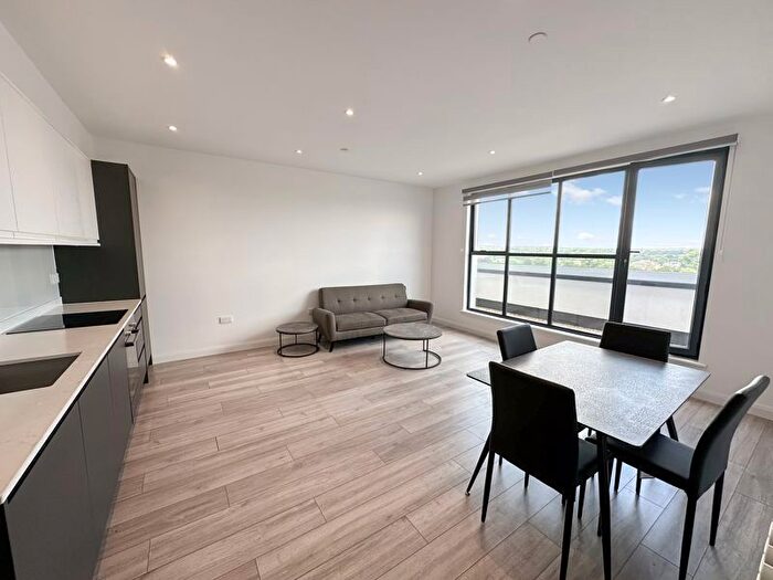 2 Bedroom Flat To Rent In Chesterfield House, Bath Road, Slough, SL1