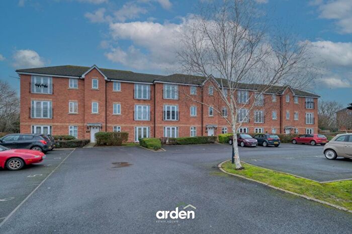 1 Bedroom Flat For Sale In Railway Walk, Field View House Railway Walk, B60