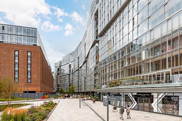 2 Bedroom Flat To Rent In Circus Road West, SW11