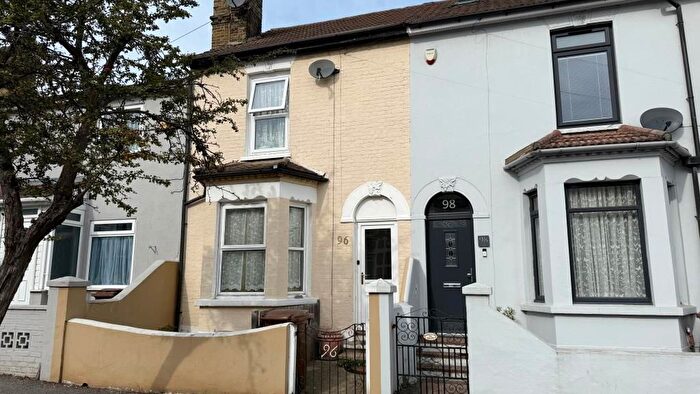 3 Bedroom Terraced House For Sale In Gillingham Road, Gillingham, Kent, ME7