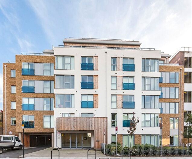 1 Bedroom Flat For Sale In Glenthorne Road, Hammersmith, W6