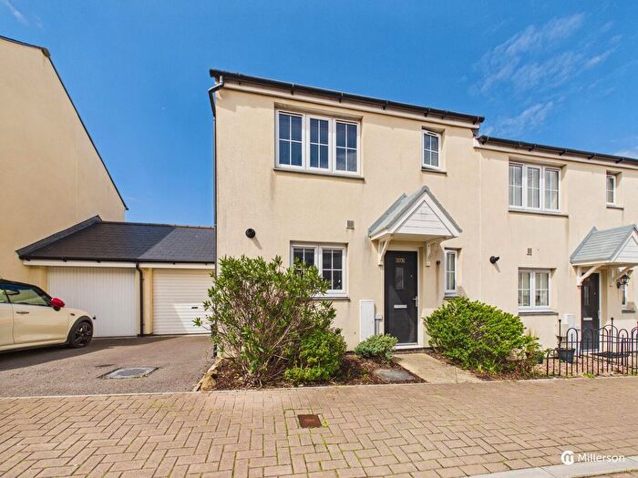 3 Bedroom Semi-Detached House For Sale In Rounders Rise, Hayle, TR27