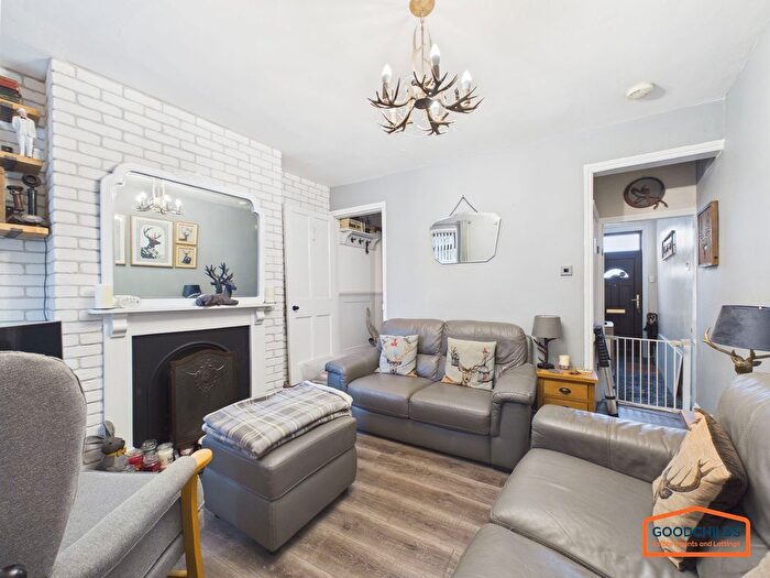 3 Bedroom Terraced House For Sale In Lichfield Road, Brownhills, WS8
