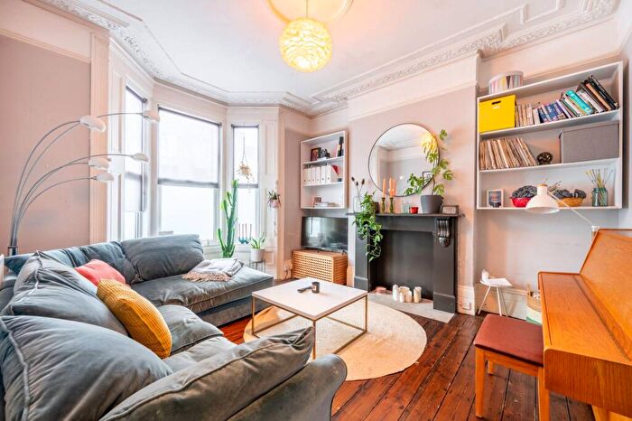 4 Bedroom End Of Terrace House For Sale In High Street, Harlesden, London, NW10