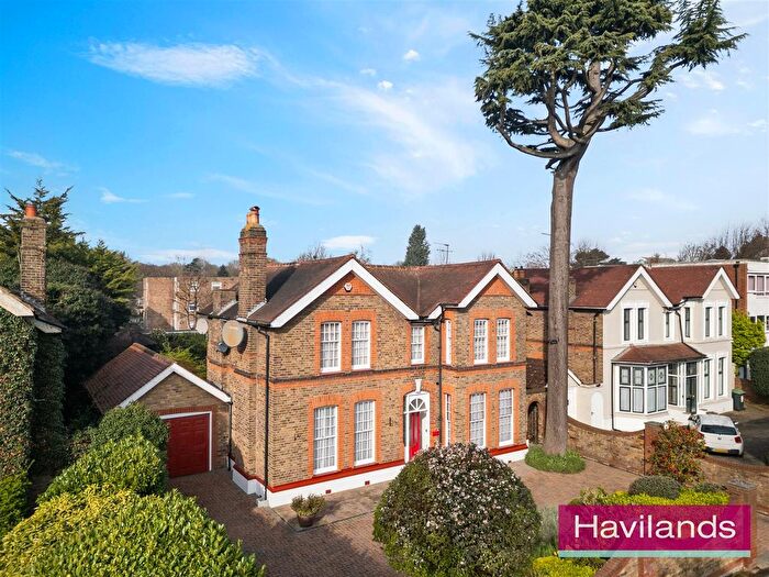 5 Bedroom Detached House For Sale In Wellington Road, Enfield, EN1